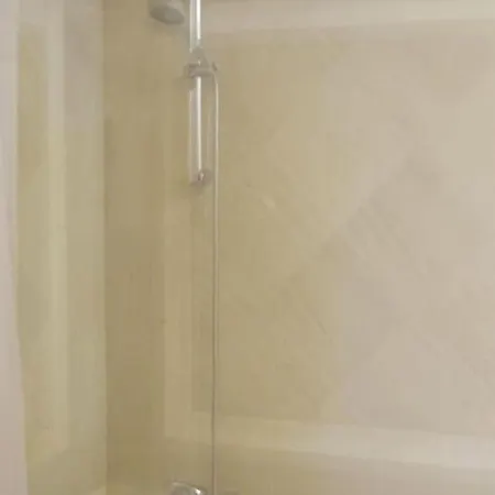 Apartment Av. Tivoli Апартаменты *