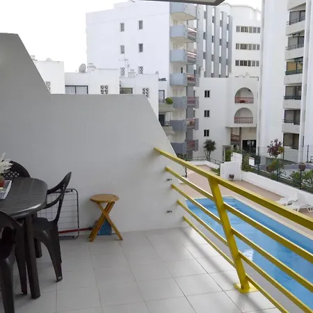 Apartment Av. Tivoli アパート *